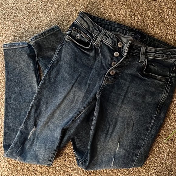 Distressed button-up jeans - Picture 2 of 3